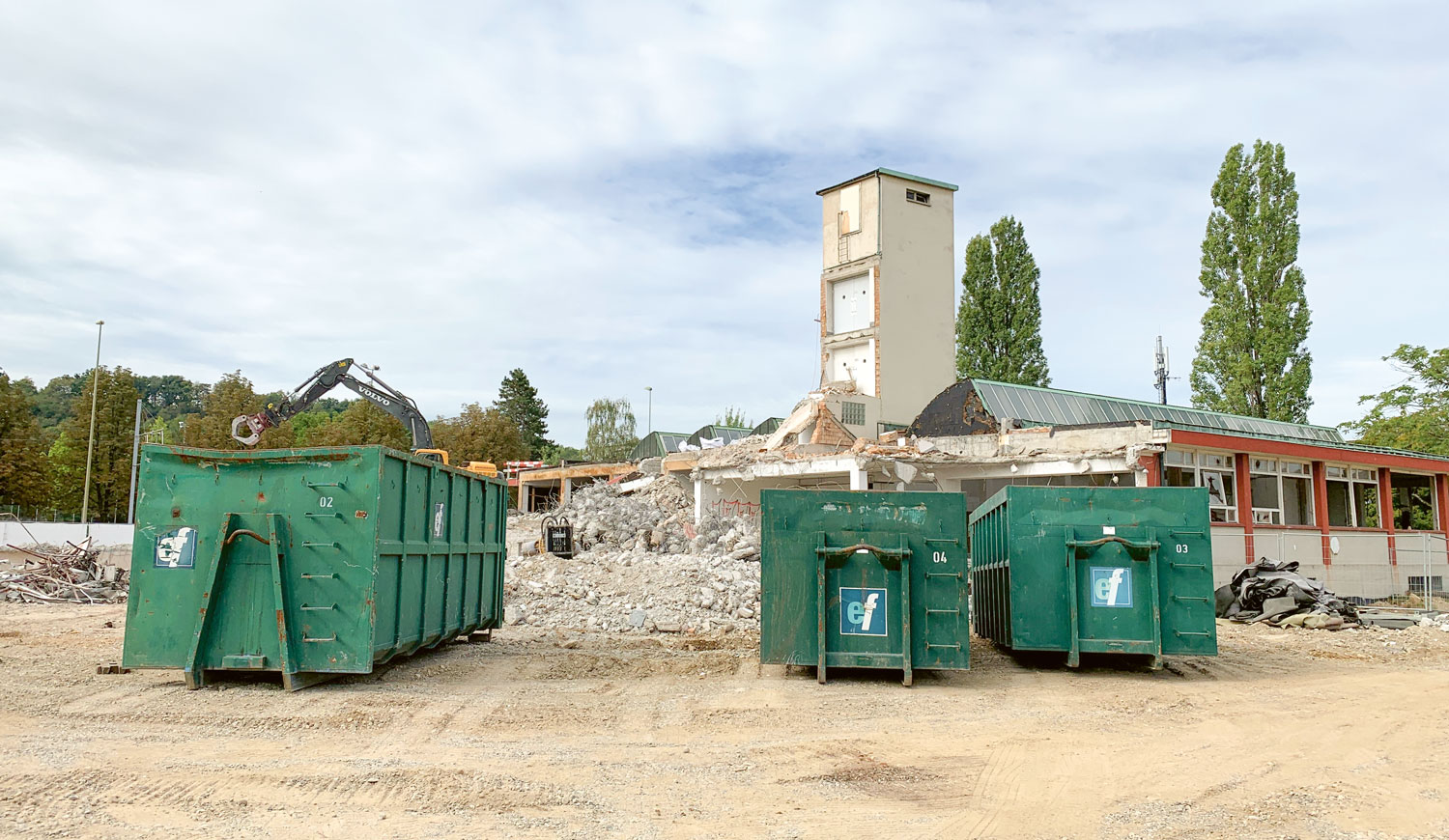 Umbau und Sanierung Plus | Abbruch & Schadstoffsanierung | Eine Erfolgsgeschichte der Ernst Frey AG: In Muttenz haben wir einen Gebäudeabbruch mit einer anspruchsvollen Schadstoffsanierung realisiert. Jetzt weiterlesen.