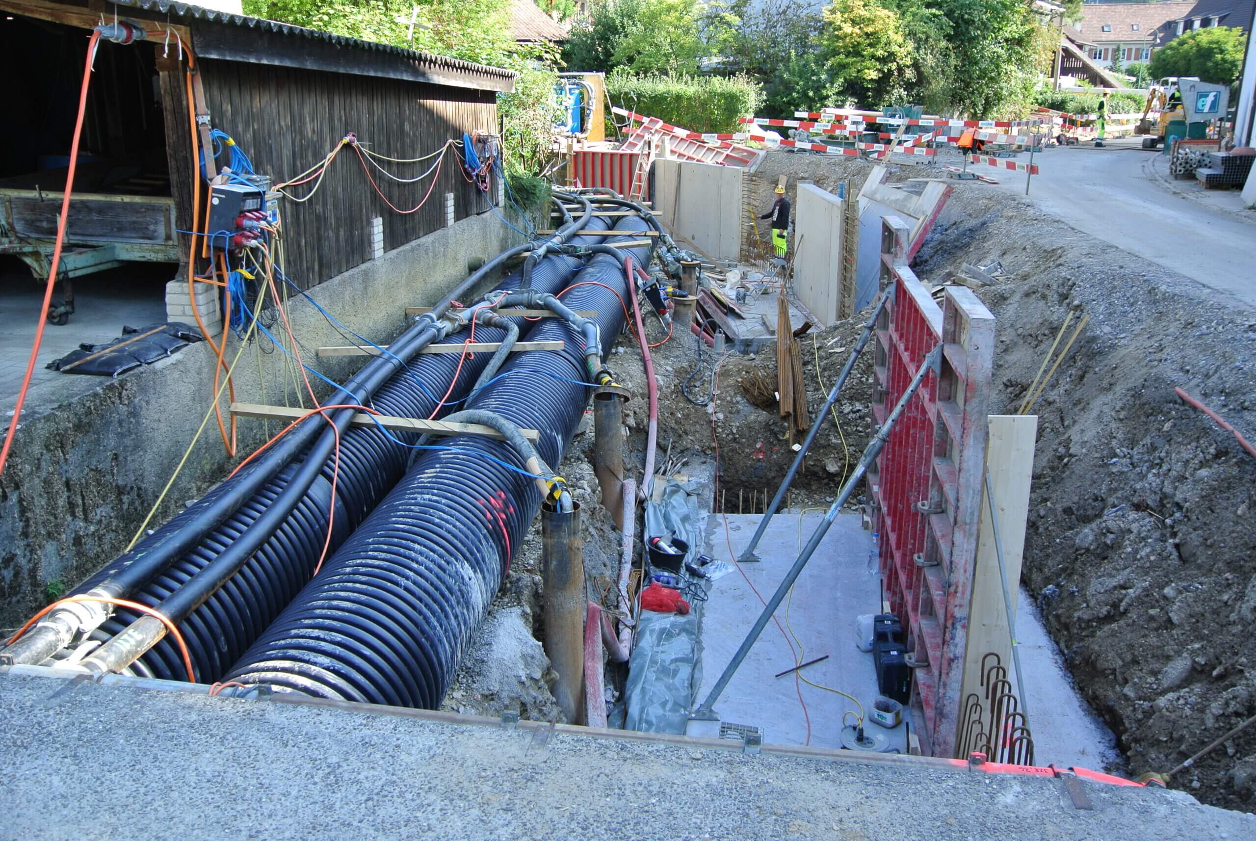Strassen- & Tiefbau | Verstärkung Bachmauer & Brückenersatz | Eine Erfolgsgeschichte der Ernst Frey AG: Im Rahmen der Neugestaltung der Wintersingerstrasse in Magden durften wir verschiedene Arbeiten übernehmen.