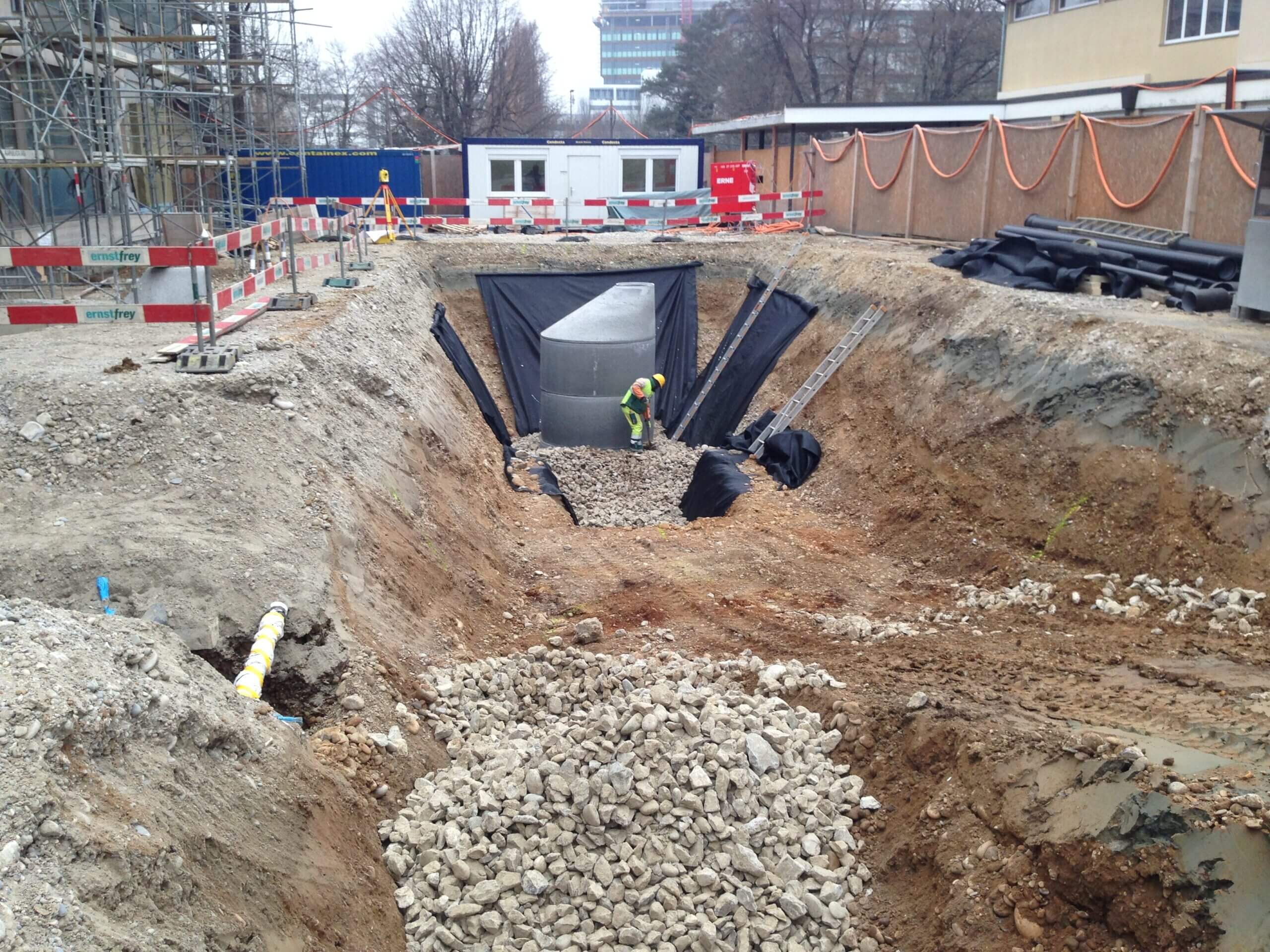 Strassen- & Tiefbau | Umgebungs- & Belagsarbeiten | Eine Erfolgsgeschichte der Ernst Frey AG: Die Umgebungs- und Belagsarbeiten rund um den Neubau des Schulhauses Gründen in Muttenz. Jetzt mehr erfahren!